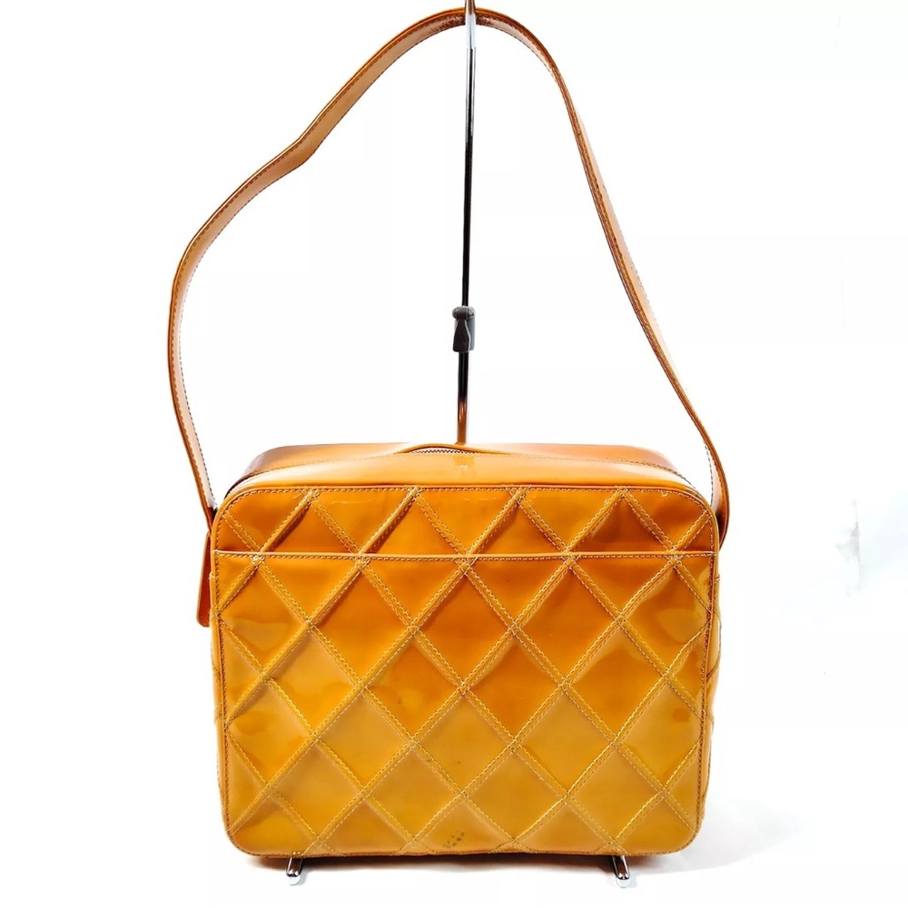 CHANEL Matelasse Shoulder Bag Enamel